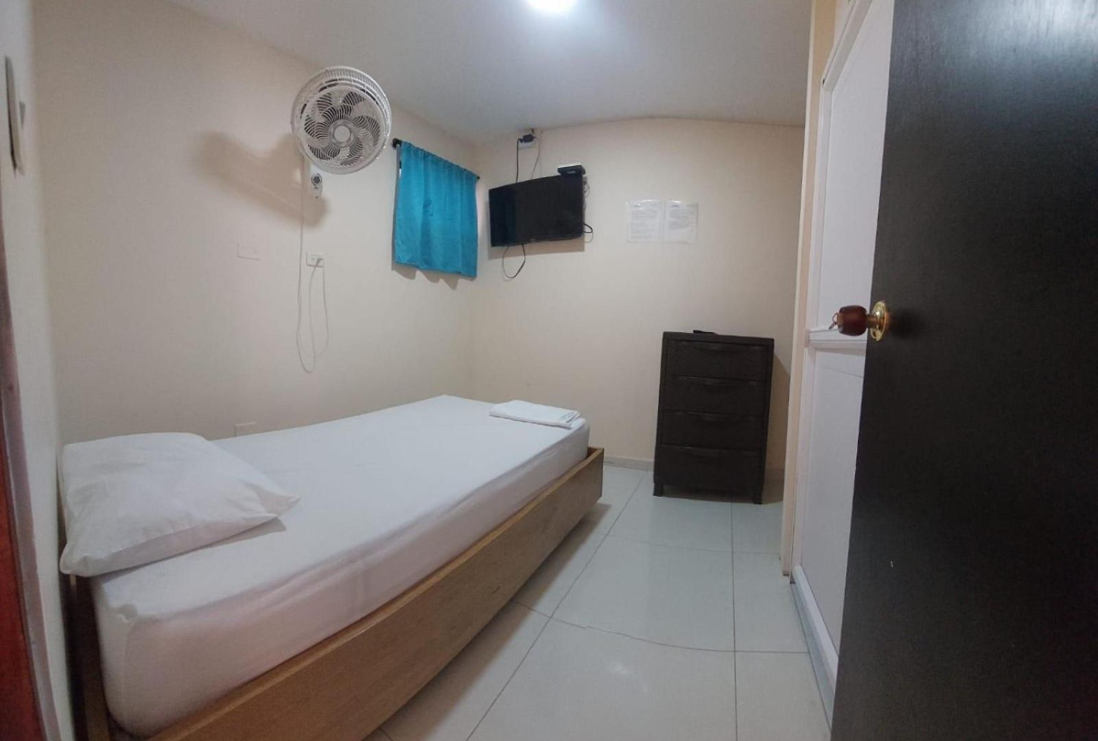 Hostal Alpes Cartagena