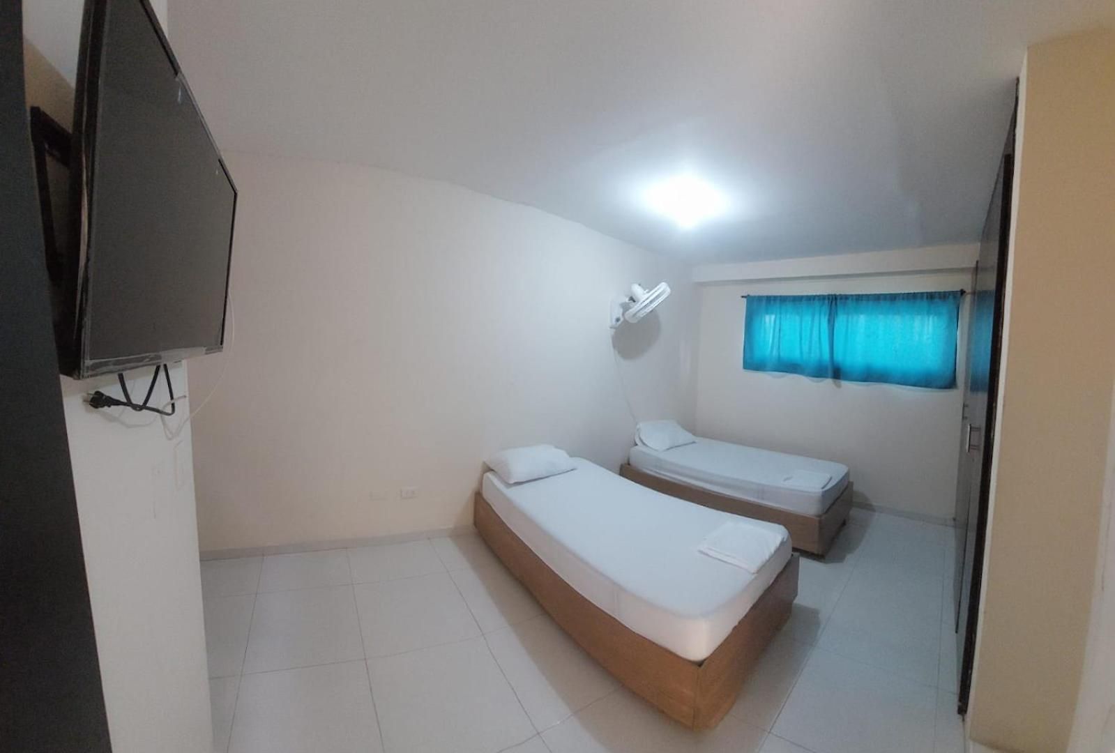 Hostal Alpes *