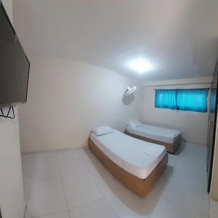 Hostal Alpes *