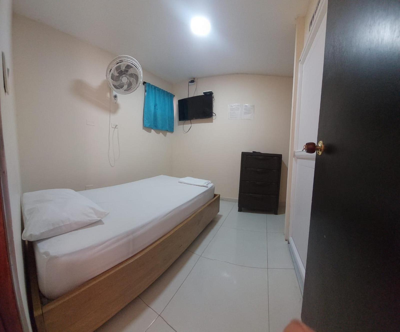 Hostal Alpes Cartagena